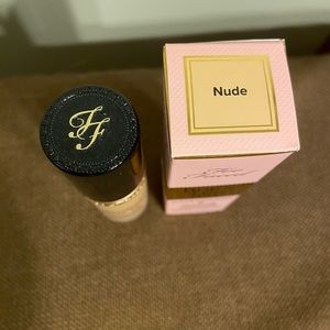 Too Faced - Born This Way Concealer